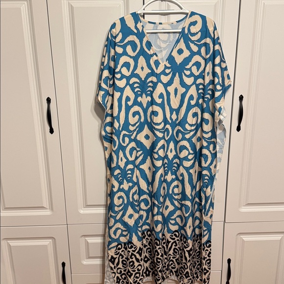 Kaftan Dress Blue and Cream Patterned V-Neck Maxi Dress - Picture 2 of 6